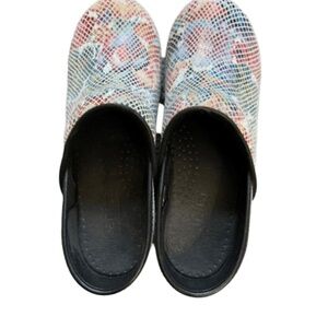 Sanitas Nurse Clogs Size 36 (US Sz 5) Multicolor Snakeskin pattern Rubber Sole